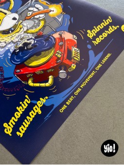 Détail typographie Smokin sausages spinnin records affiche Flat Eric Flat Beat Yio