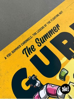 Détail header Legend of the Floating Nut affiche noix de coco Summer Guru tropical palmier Yio