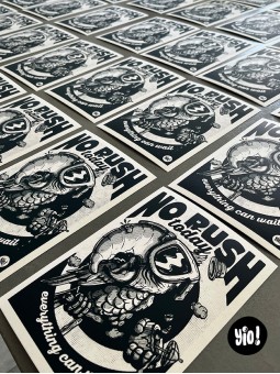 Sérigraphie artisanale trame noir perroquet ara tirage limité numéroté Atelier Yio