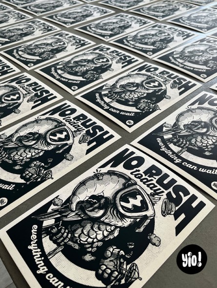 Sérigraphie artisanale trame noir perroquet ara tirage limité numéroté Atelier Yio